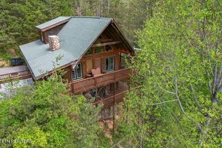 1979 E Mountain View Way, Pigeon Forge, TN 37876