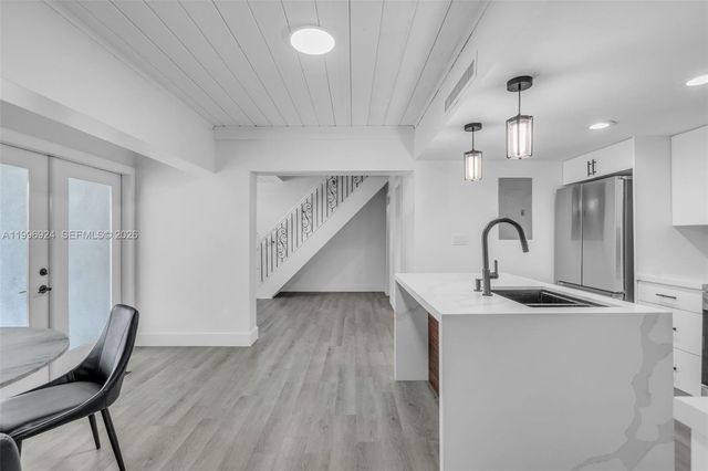 6448 Windmill Gate Rd, Miami Lakes, FL 33014