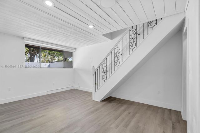 6448 Windmill Gate Rd, Miami Lakes, FL 33014