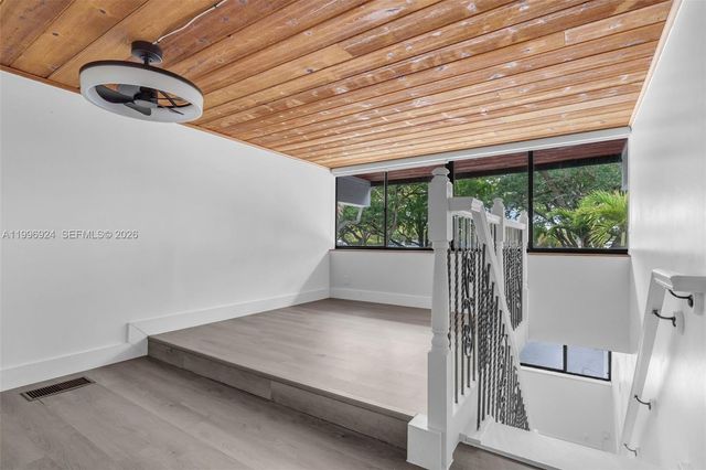 6448 Windmill Gate Rd, Miami Lakes, FL 33014