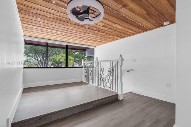 6448 Windmill Gate Rd, Miami Lakes, FL 33014