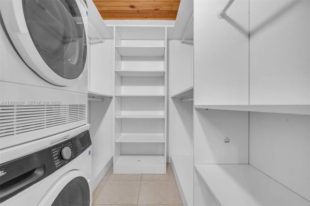 6448 Windmill Gate Rd, Miami Lakes, FL 33014