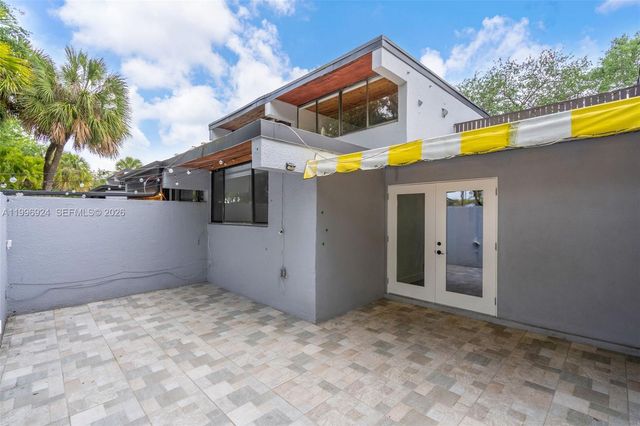 6448 Windmill Gate Rd, Miami Lakes, FL 33014