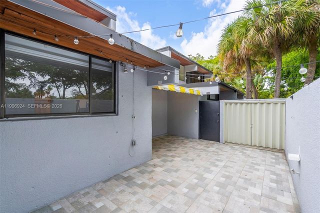 6448 Windmill Gate Rd, Miami Lakes, FL 33014