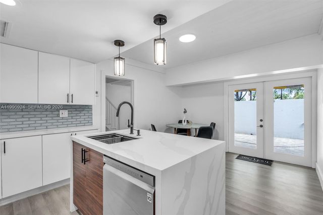 6448 Windmill Gate Rd, Miami Lakes, FL 33014