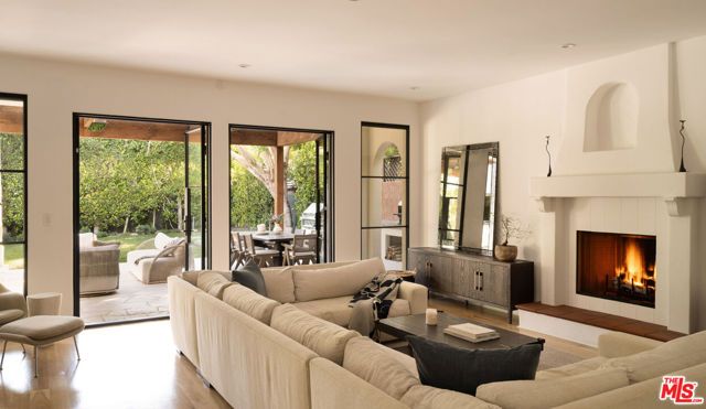 859 S Gretna Green Way, Los Angeles, CA 90049