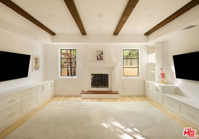 859 S Gretna Green Way, Los Angeles, CA 90049