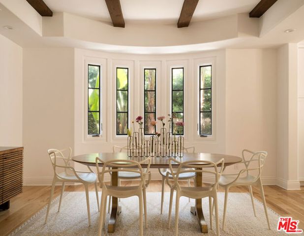 859 S Gretna Green Way, Los Angeles, CA 90049