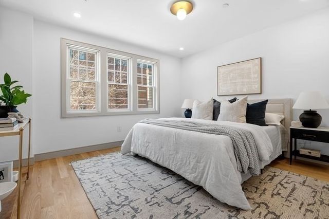 92 Sewall Ave 2C, Brookline, MA 02446