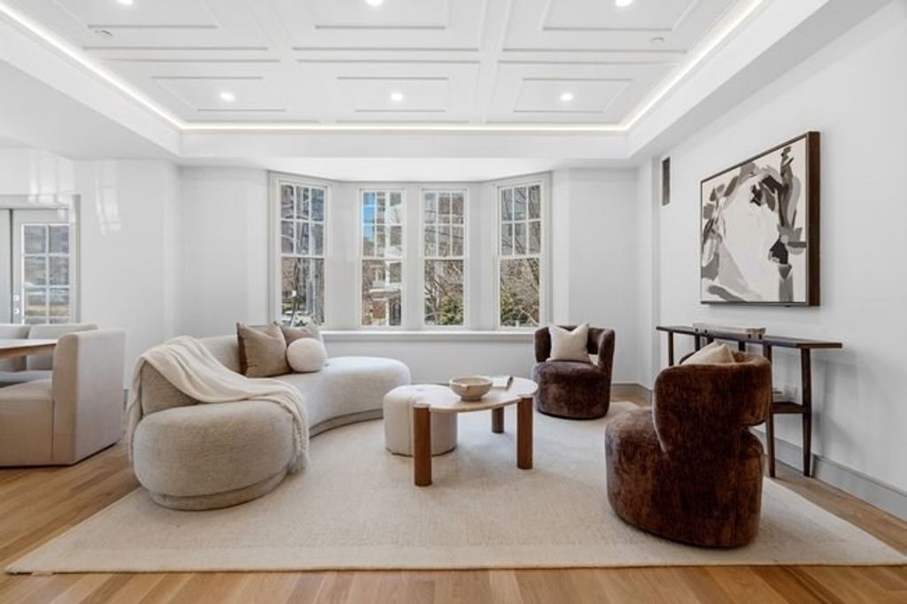 92 Sewall Ave 2C, Brookline, MA 02446