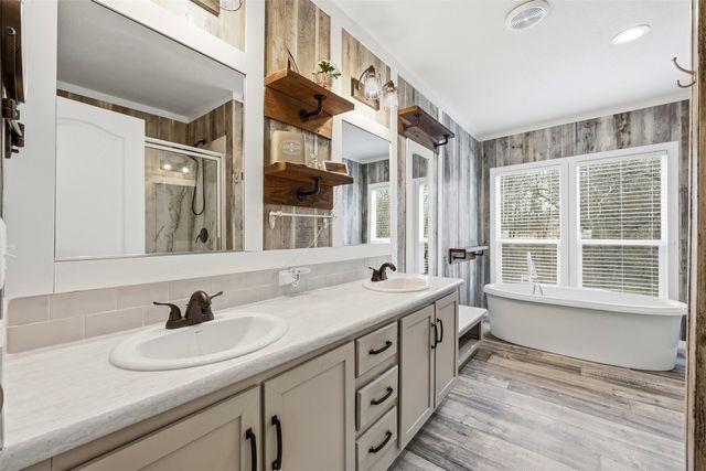 2114 Hickory Street, Mabank, TX 75156