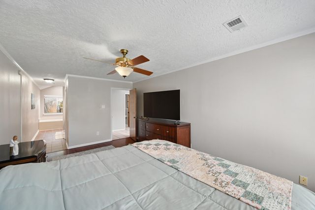 19507 Gamble Oak Drive, Humble, TX 77346