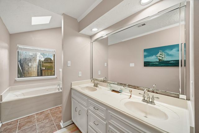 19507 Gamble Oak Drive, Humble, TX 77346