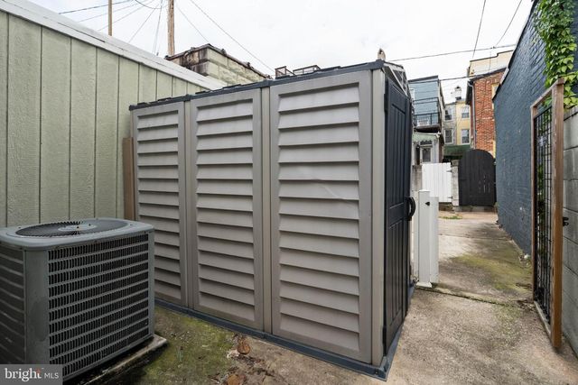 317 S REGESTER ST, Baltimore, MD 21231