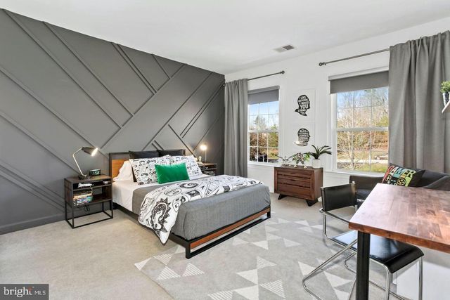 5401 TOMLINSON DR, Woodbridge, VA 22192