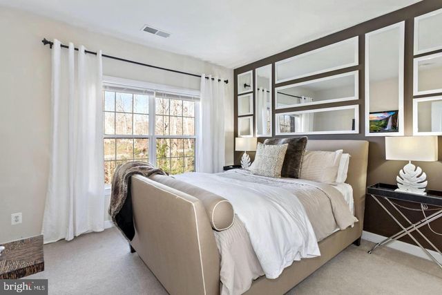 5401 TOMLINSON DR, Woodbridge, VA 22192