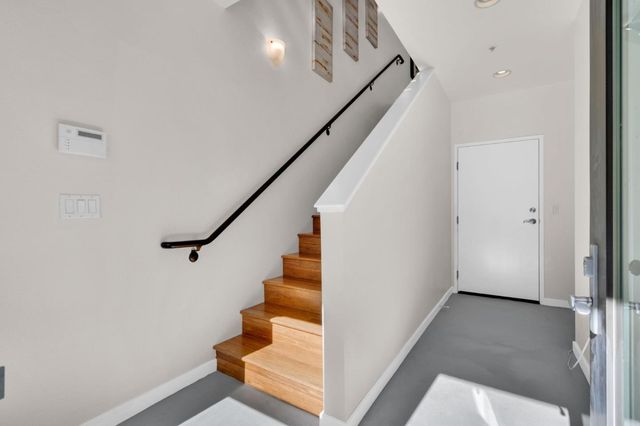 701 ZEPHYR Drive, Oakland, CA 94607