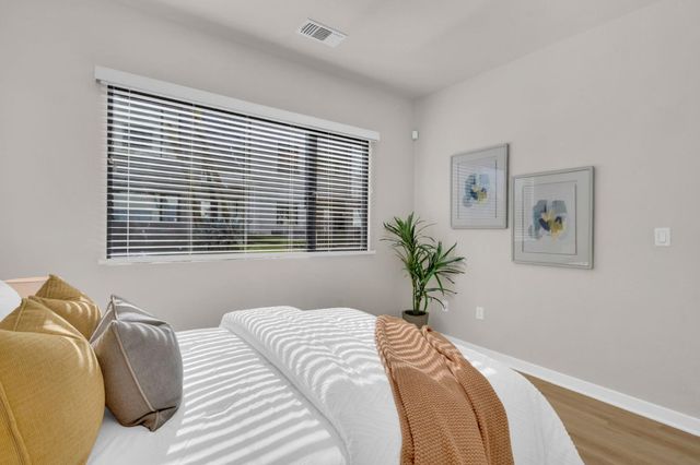 701 ZEPHYR Drive, Oakland, CA 94607