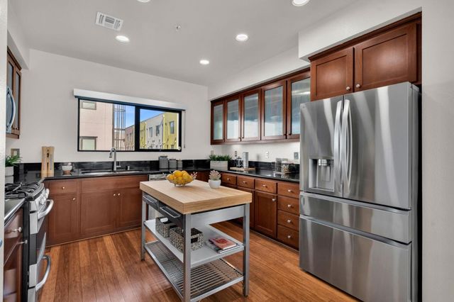 701 ZEPHYR Drive, Oakland, CA 94607