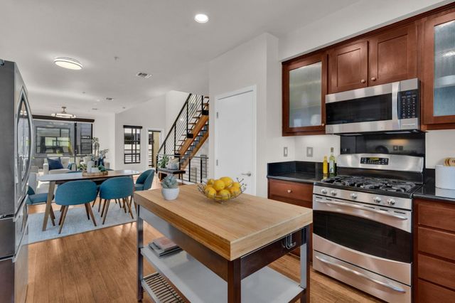 701 ZEPHYR Drive, Oakland, CA 94607