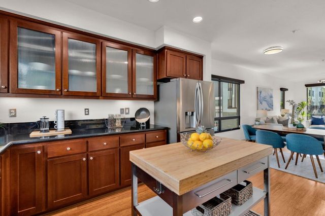 701 ZEPHYR Drive, Oakland, CA 94607