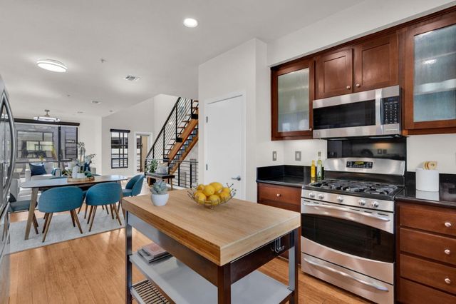 701 ZEPHYR Drive, Oakland, CA 94607