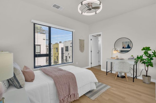 701 ZEPHYR Drive, Oakland, CA 94607