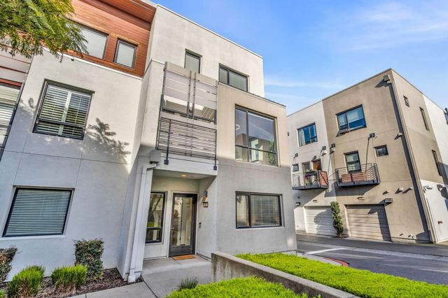 701 ZEPHYR Drive, Oakland, CA 94607