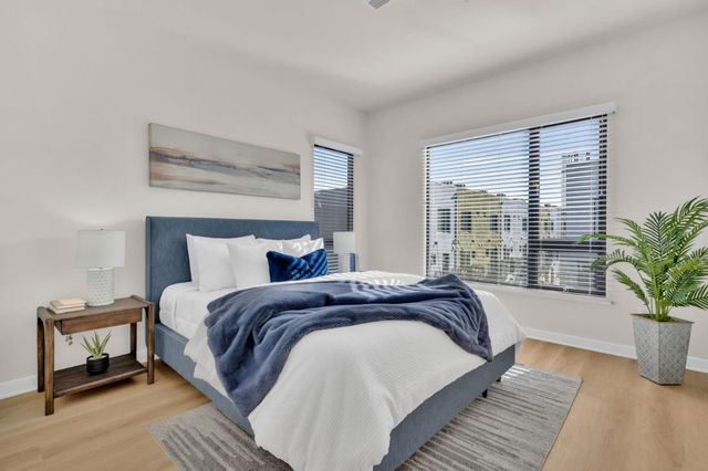 701 ZEPHYR Drive, Oakland, CA 94607