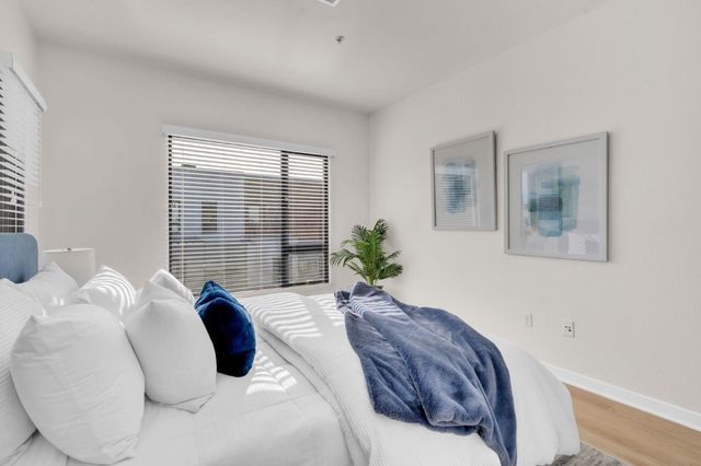 701 ZEPHYR Drive, Oakland, CA 94607