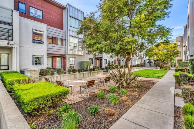 701 ZEPHYR Drive, Oakland, CA 94607