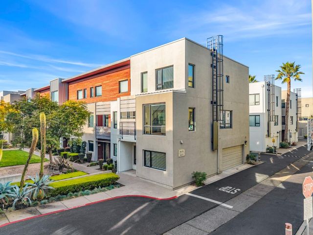 701 ZEPHYR Drive, Oakland, CA 94607