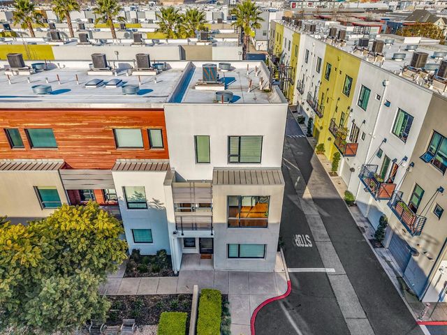 701 ZEPHYR Drive, Oakland, CA 94607