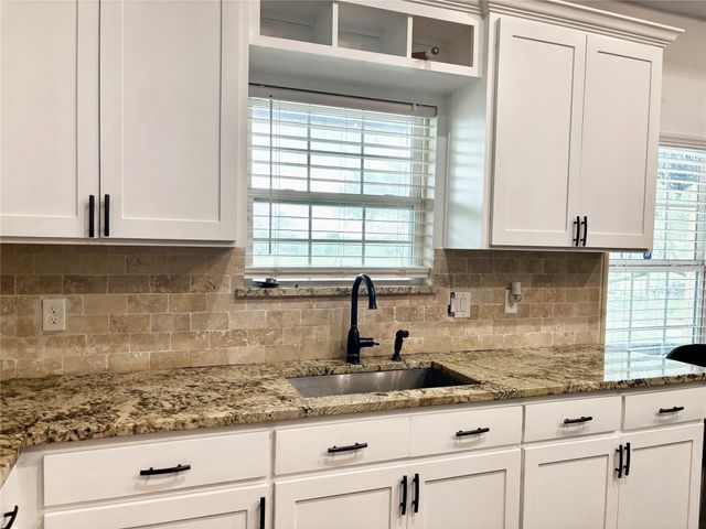 6049 NE County Road 1030B, Rice, TX 75155