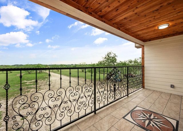 6049 NE County Road 1030B, Rice, TX 75155
