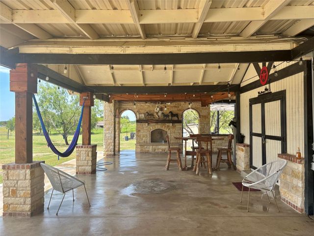 6049 NE County Road 1030B, Rice, TX 75155