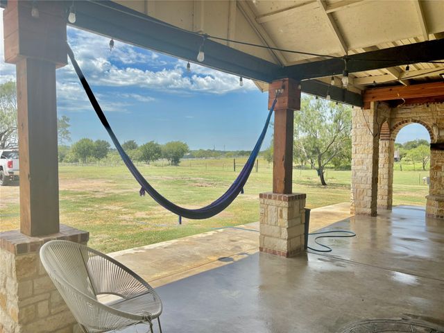 6049 NE County Road 1030B, Rice, TX 75155