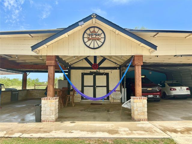 6049 NE County Road 1030B, Rice, TX 75155