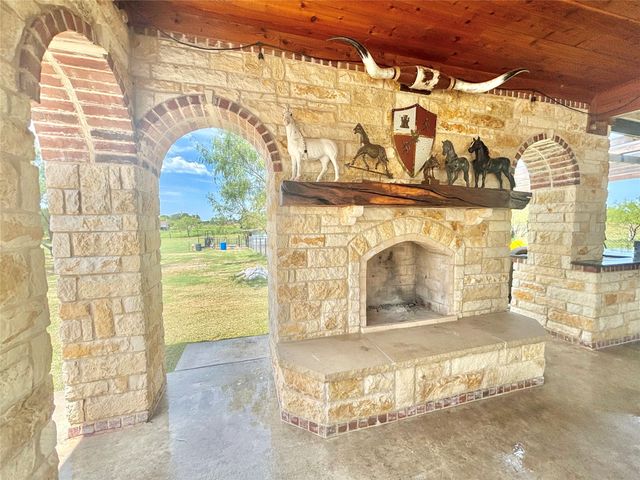 6049 NE County Road 1030B, Rice, TX 75155