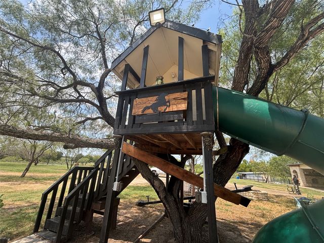 6049 NE County Road 1030B, Rice, TX 75155
