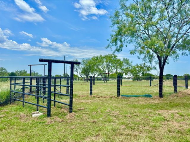 6049 NE County Road 1030B, Rice, TX 75155