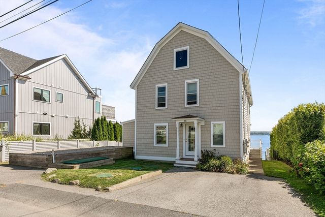 38 Aquidneck Ave, Portsmouth, RI 02871