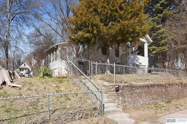 2420 S 8th Street, Omaha, NE 68108