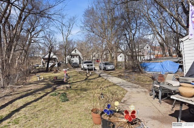 2420 S 8th Street, Omaha, NE 68108