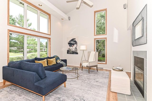 9212 S 41st STREET, Franklin, WI 53132
