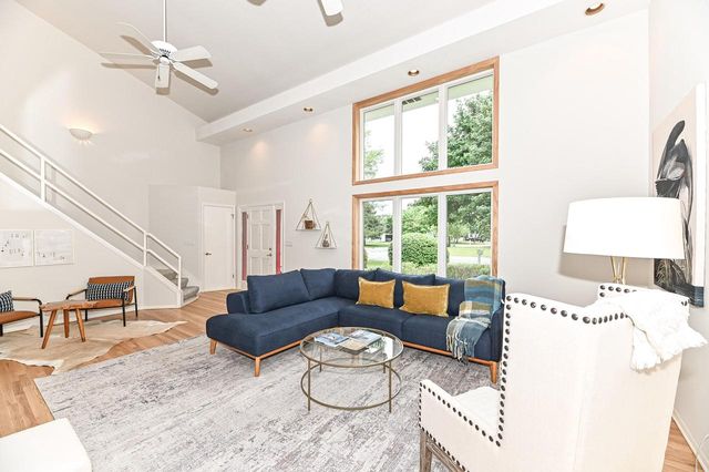 9212 S 41st STREET, Franklin, WI 53132