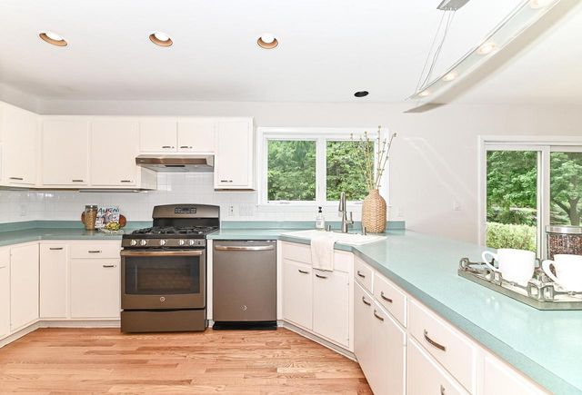 9212 S 41st STREET, Franklin, WI 53132