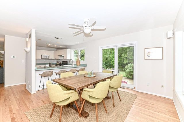 9212 S 41st STREET, Franklin, WI 53132