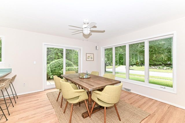 9212 S 41st STREET, Franklin, WI 53132