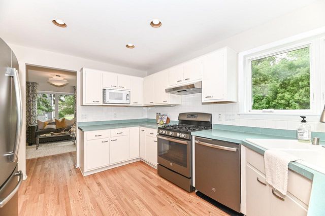 9212 S 41st STREET, Franklin, WI 53132